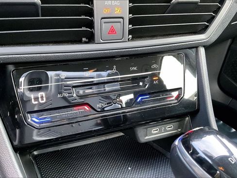 Used 2025 Volkswagen Jetta S image 31