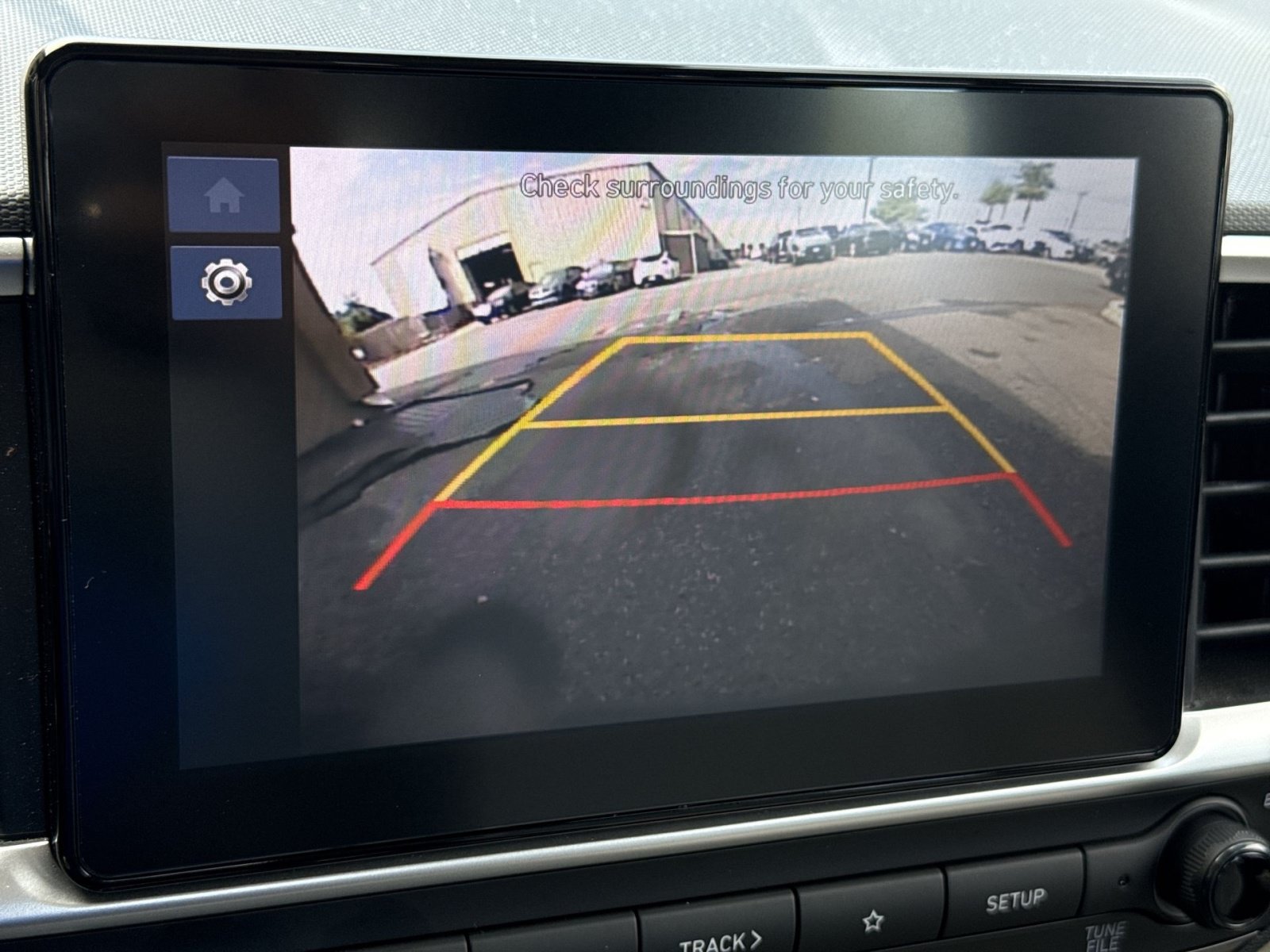 Certified 2024 Hyundai Venue SEL FWD image 19
