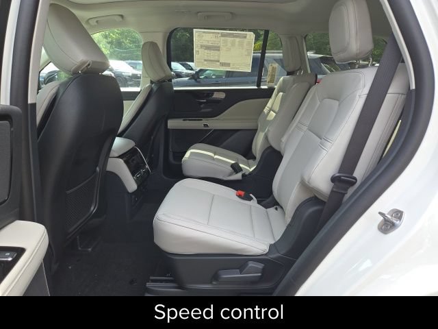 New 2026 Lincoln Aviator AWD image 33