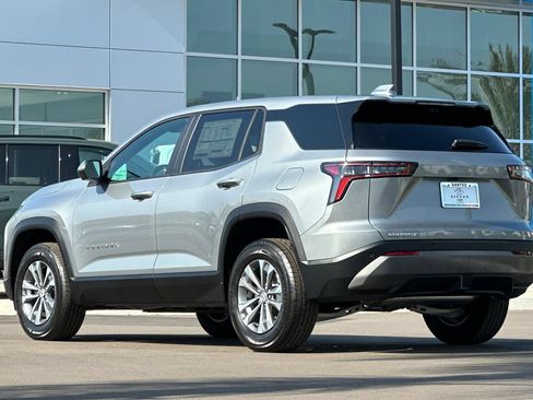New 2026 Chevrolet Equinox LT w/ Convenience Package II FWD image 6