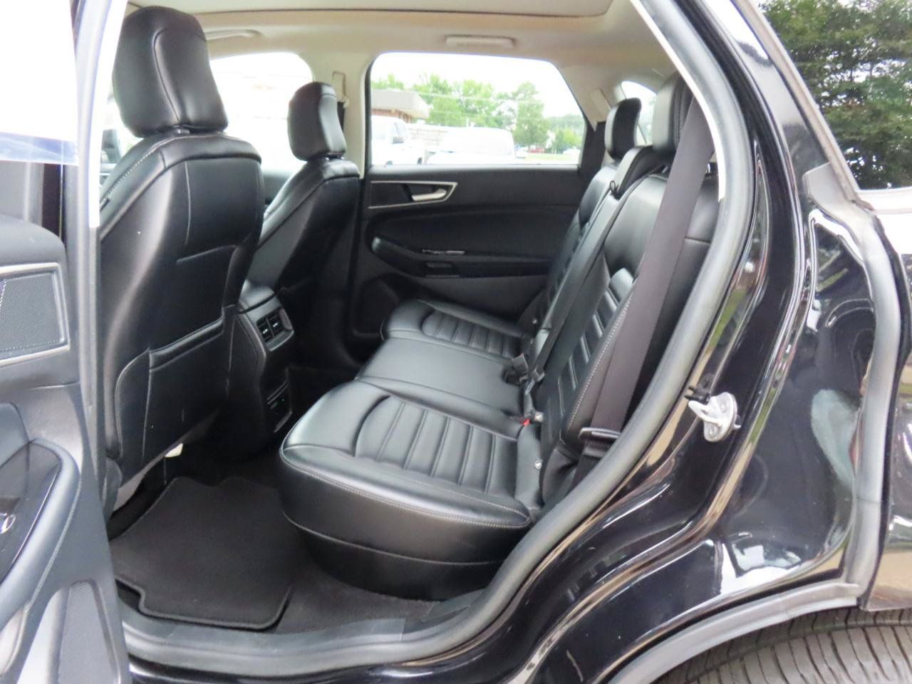 Used 2020 Ford Edge SEL w/ Convenience Package FWD image 17
