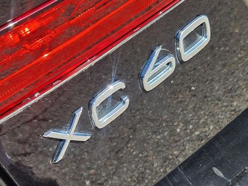 Certified 2025 Volvo XC60 B5 Plus AWD/4WD image 18