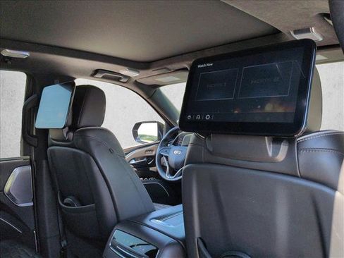 Used 2022 Cadillac Escalade Premium Luxury Platinum w/ Heavy-Duty Trailer Package AWD/4WD image 23
