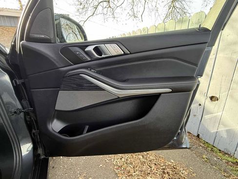 Used 2019 BMW X7 xDrive50i w/ Premium Package image 37