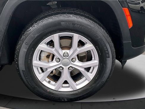 Certified 2022 Jeep Grand Cherokee Limited image 36