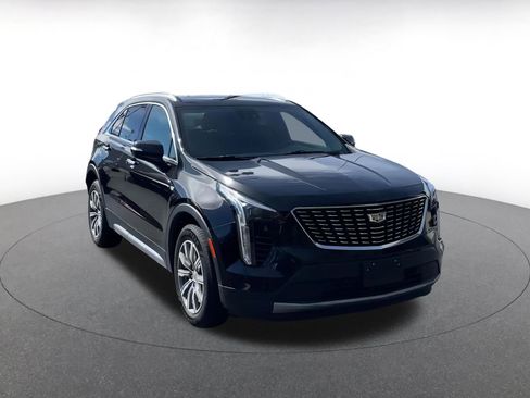 Used 2023 Cadillac XT4 Premium Luxury w/ Cold Weather Package image 3