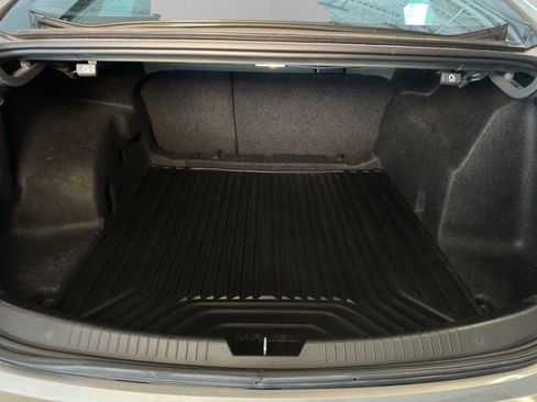 Used 2017 Chevrolet Malibu LT image 20