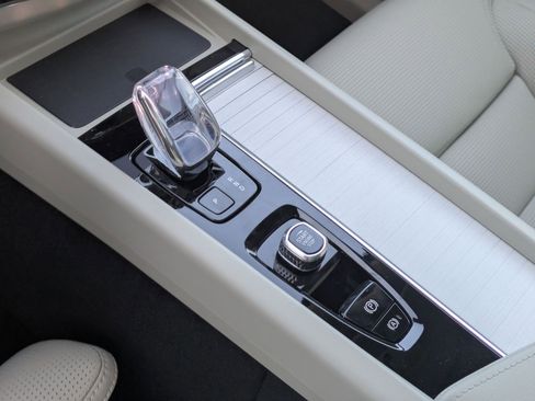 New 2026 Volvo XC60 T8 Ultra w/ Protection Package Premier image 13