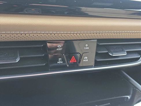 Used 2024 Volkswagen Atlas Cross Sport SE w/ Panoramic Sunroof Package image 13