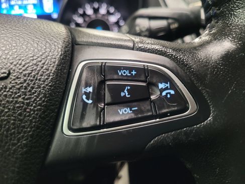 Used 2018 Ford Focus SE FWD image 25