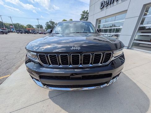 New 2025 Jeep Grand Cherokee L Limited image 9