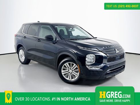 Used 2023 Mitsubishi Outlander ES image 1