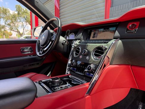 Used 2019 Rolls-Royce Cullinan AWD/4WD image 40