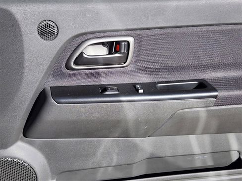 Used 2005 Chevrolet Colorado LS w/ Power Convenience Package image 11