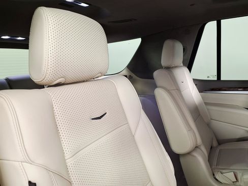 Certified 2025 Cadillac Escalade Sport Platinum AWD/4WD image 13