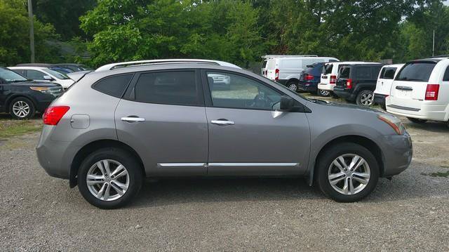 Used 2015 Nissan Rogue S w/ Convenience Package AWD/4WD image 3