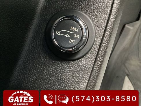 Used 2023 Chevrolet Traverse LT FWD image 26