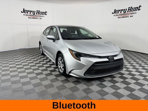 Used 2025 Toyota Corolla LE image 6