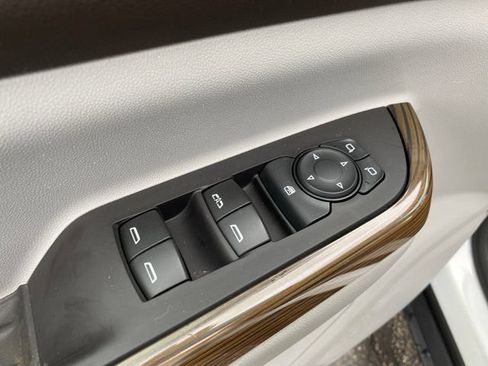 Certified 2020 GMC Acadia SLE FWD image 16
