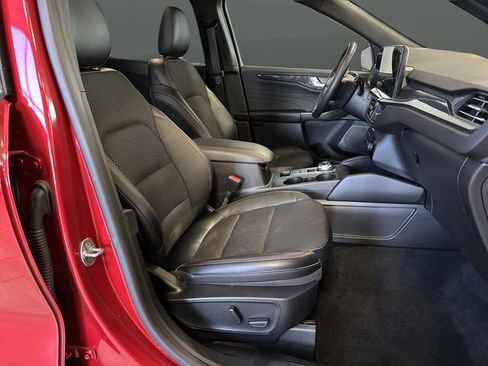 Certified 2025 Ford Escape ST-Line Elite image 33