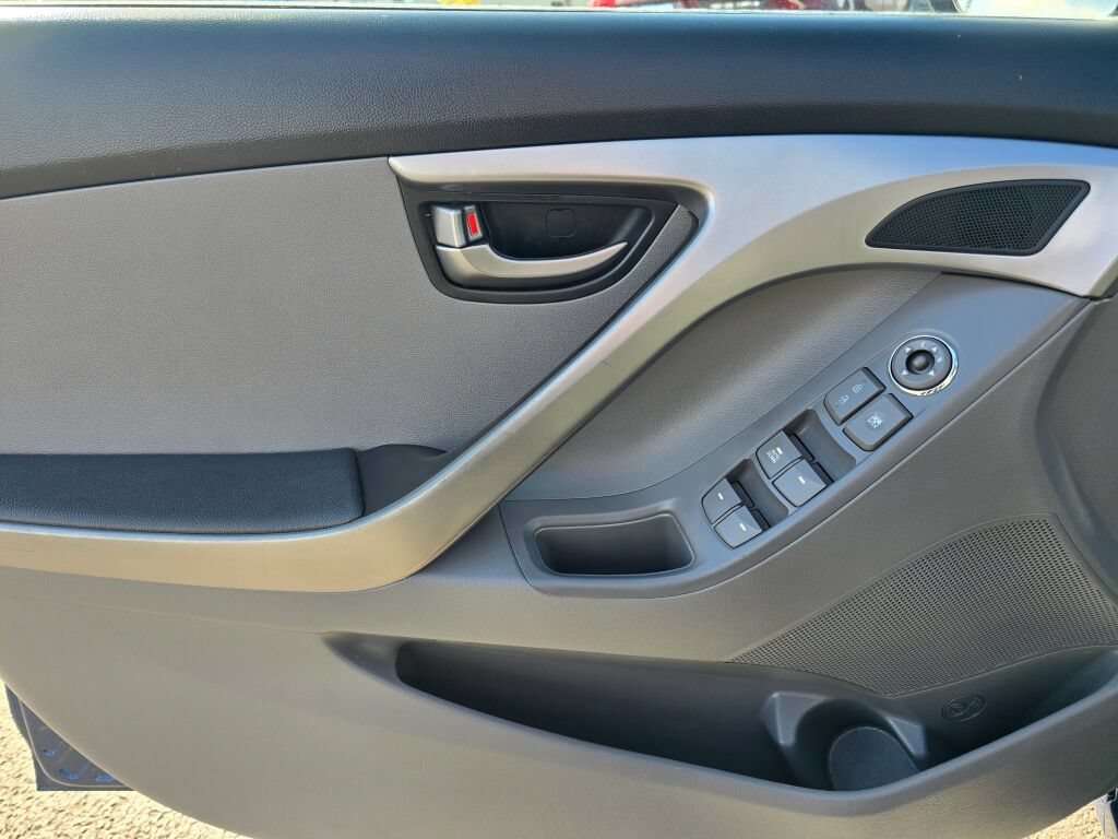 Used 2013 Hyundai Elantra GLS FWD image 16
