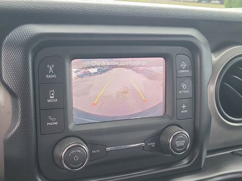 Certified 2020 Jeep Wrangler Sport image 15