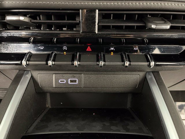 Used 2024 Chevrolet Colorado LT RWD image 28
