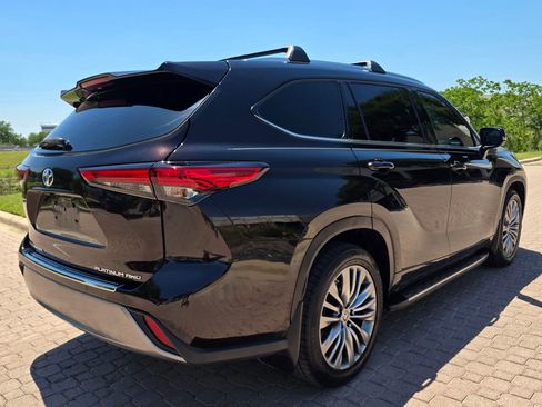 Used 2022 Toyota Highlander Platinum AWD/4WD image 7