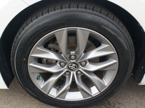 Used 2019 Toyota Avalon XLE image 24