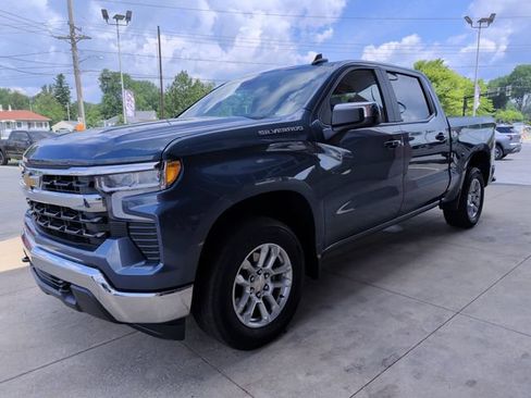 Used 2024 Chevrolet Silverado 1500 LT AWD/4WD image 4