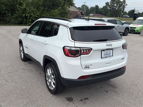 Used 2022 Jeep Compass Latitude w/ Sun and Sound Group AWD/4WD image 3