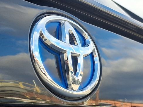 Used 2024 Toyota RAV4 XLE image 31