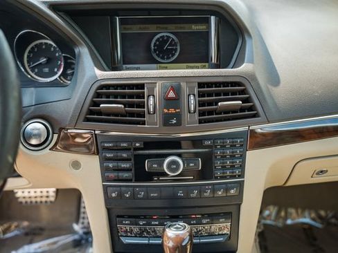 Used 2011 Mercedes-Benz E 550 Cabriolet image 27