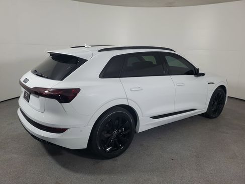 Certified 2021 Audi e-tron Premium Plus w/ Premium Plus Package image 37