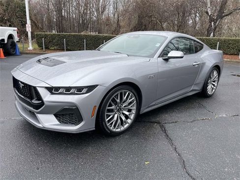 Used 2025 Ford Mustang GT Premium image 3