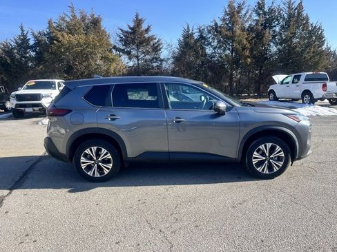 Certified 2022 Nissan Rogue SV image 8