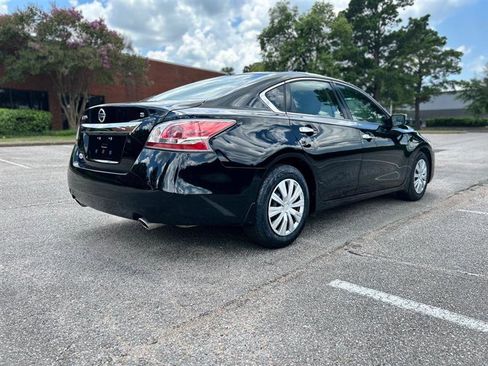 Used 2014 Nissan Altima 2.5 S w/ Display Audio Package image 29