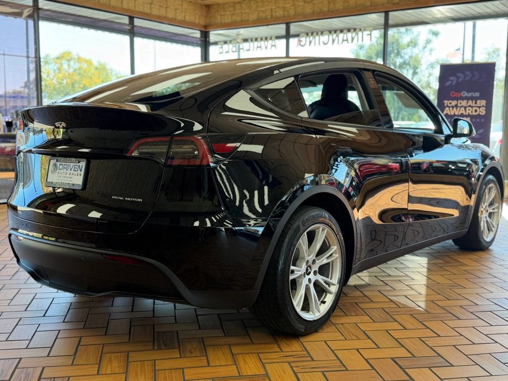 Used 2022 Tesla Model Y Long Range AWD/4WD image 7