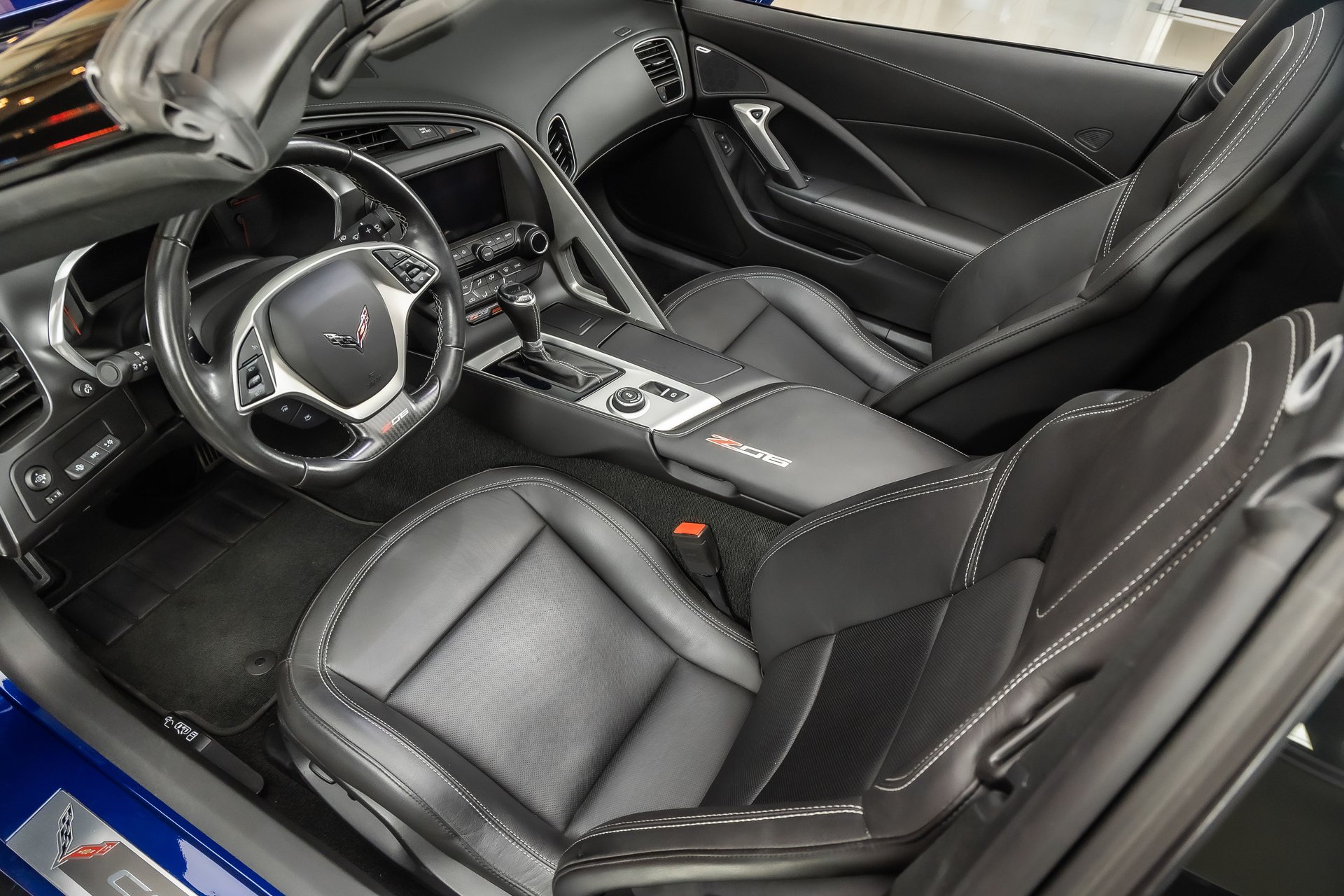 Used 2017 Chevrolet Corvette Z06 RWD image 2