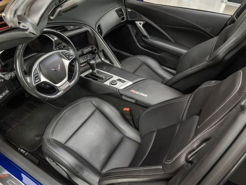 Used 2017 Chevrolet Corvette Z06 RWD image 2