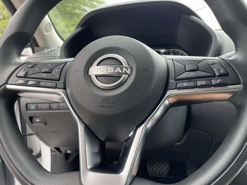 Used 2024 Nissan Sentra SV FWD image 28