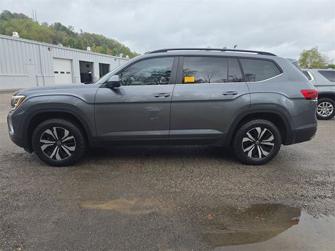 Used 2024 Volkswagen Atlas SE image 7