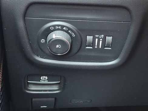 Used 2023 Jeep Grand Cherokee L Summit AWD/4WD image 25