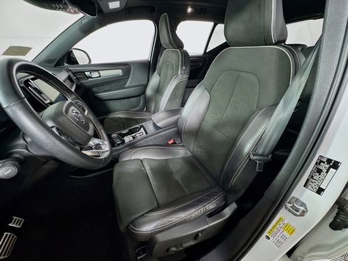 Used 2021 Volvo XC40 T5 R-Design w/ Protection Package Premier image 15