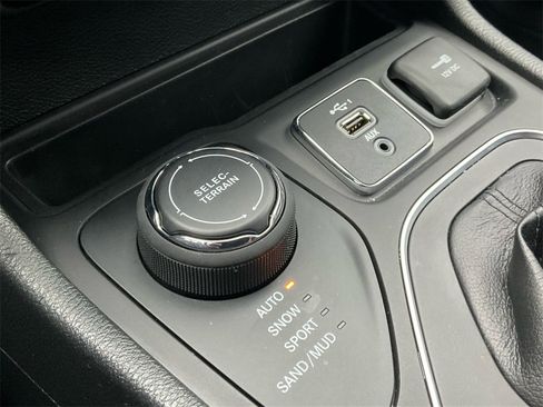 Used 2022 Jeep Cherokee Latitude Lux image 22