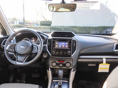 Used 2023 Subaru Forester Premium image 18