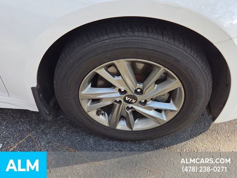 Used 2020 Kia Optima LX image 4