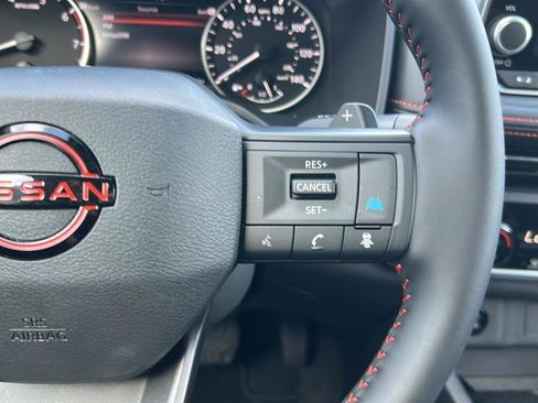 Used 2025 Nissan Rogue SV image 11