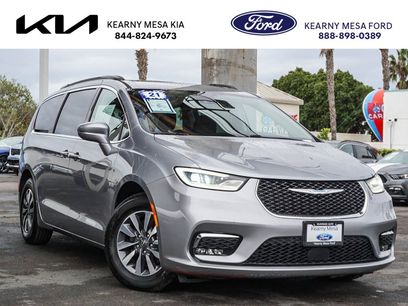 Used 2021 Chrysler Pacifica Touring