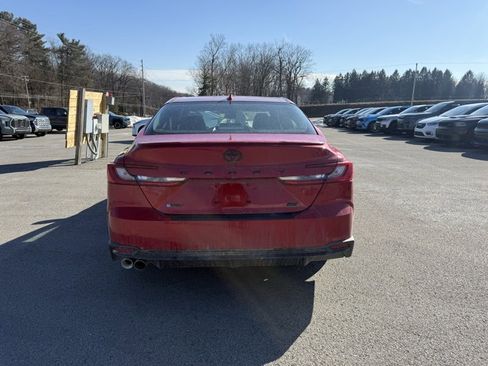 Used 2025 Toyota Camry SE w/ Convenience Package image 7